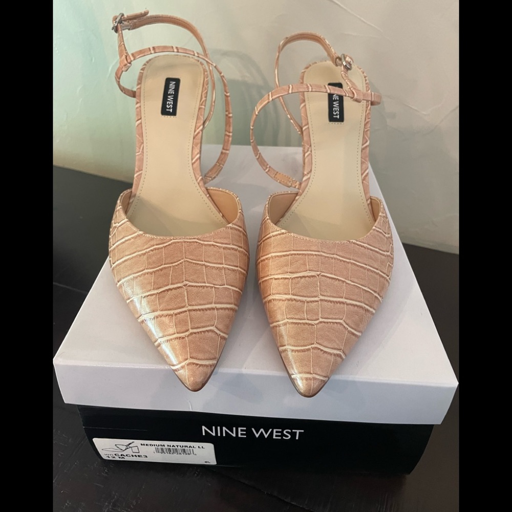 Nine West Cache Block Heel Asymmetrical Dress Pumps Size 12 Beige